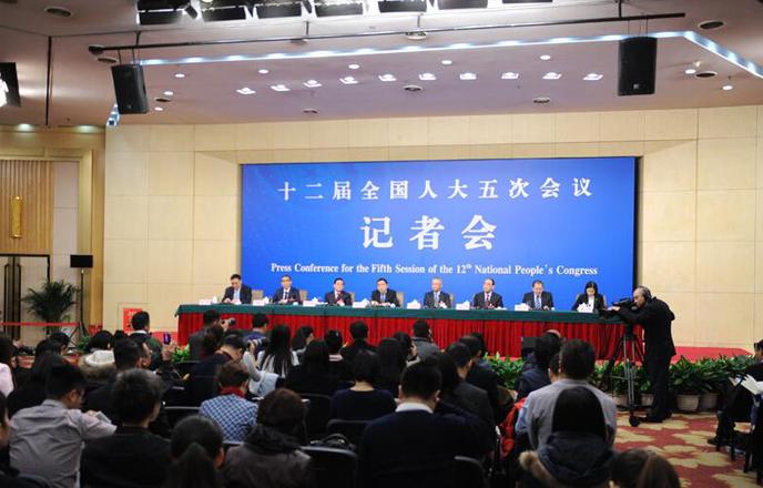 十二届全国人大五次会议全国人大相关负责人就“人大监督工作”答记者问