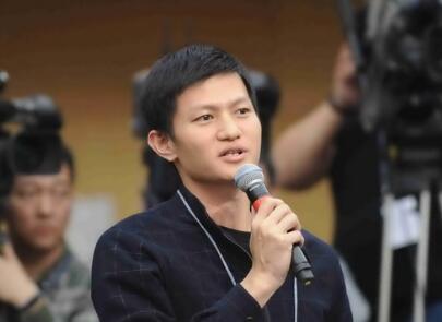 周小川：将普惠金融和扶贫攻坚结合 提高贫困地区金服质量