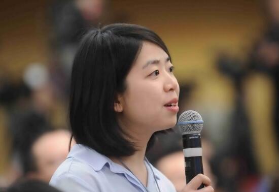 周小川：外汇储备下降是正常现象 “热钱”来去匆匆
