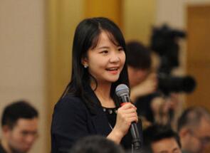 中国经济网记者提问“深化商事制度改革”