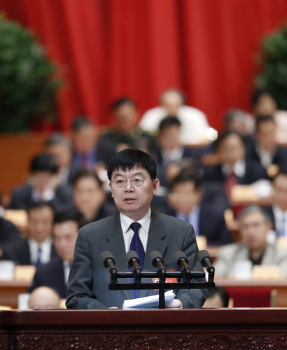 李卫委员代表无党派人士界作《改革科技评估体系 提升自主创新成效》的发言