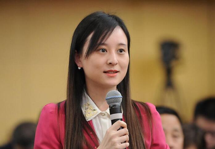 深圳卫视记者提问“深化商事登记制度改革”和“事中事后监管”