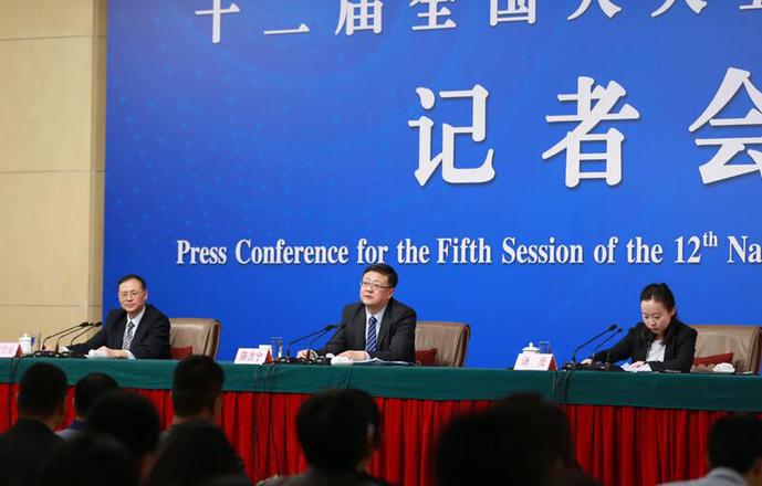 十二届全国人大五次会议环保部负责人就“加强生态环境保护”答记者问