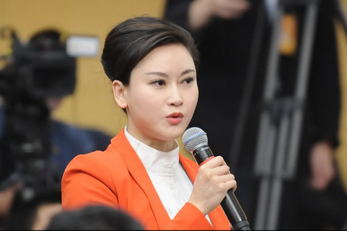 央视记者提问“推进网络提速降费”