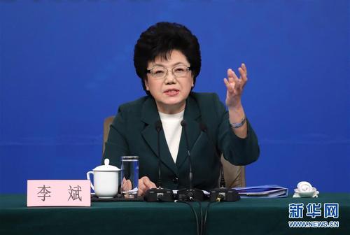 这是李斌在回答记者提问。