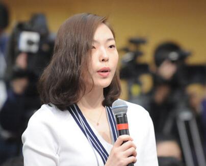 中国网记者提问“小微企业融资成本高”