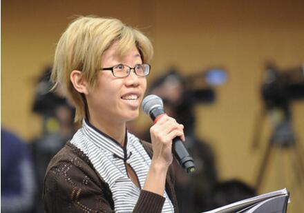 新加坡海峡时报记者提问“优化外商投资环境”