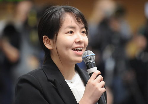 中国日报记者提问。