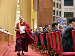 全国政协十二届五次会议第四次全体会议 十一世班禅发言