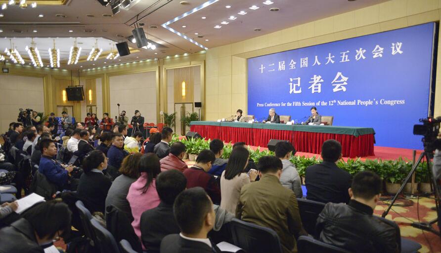 十二届全国人大五次会议国务院扶贫办负责人就“脱贫攻坚工作”答记者问