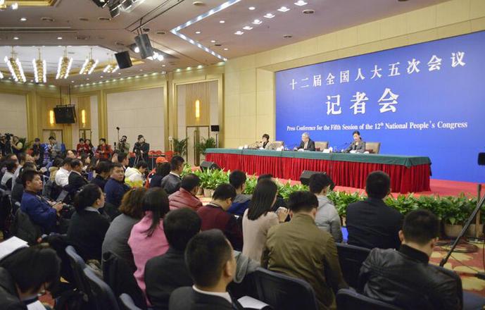 十二届全国人大五次会议国务院扶贫办负责人就“脱贫攻坚工作”答记者问