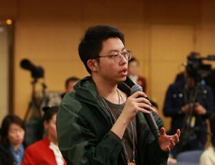 陈宝生：修订校园跑道标准 强化地方政府监管责任