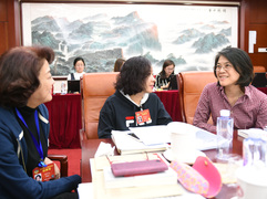 柯杨委员：童年期父母的陪伴是成长的重因素