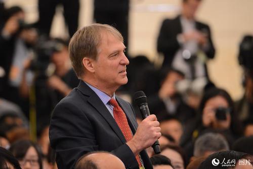 彭博新闻社记者提问