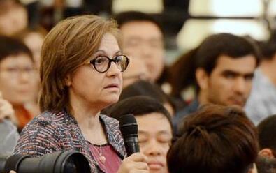 法兰西广播公司记者提问 