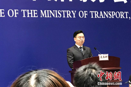 交通部新闻发言人吴春耕通报前两月交通运输情况。<a target='_blank' href='http://www.chinanews.com/' >中新网</a> 种卿 摄