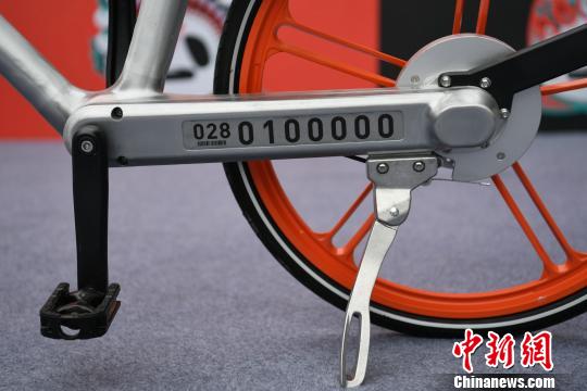 摩拜单车成都市场的第10万辆共享单车。　张浪 摄