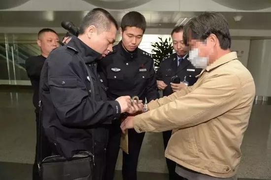 “天津版丁义珍”被劝返！身负亿元重案逃国外！