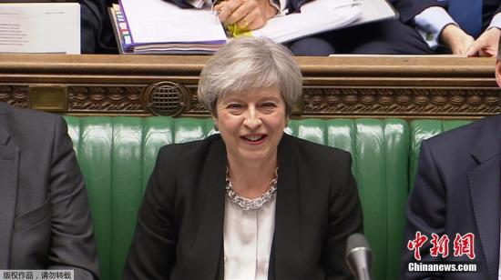 这一宣布在事先并无征兆，在过去几个月，英国首相府发言人多次表示不会提前举行大选。但在经历了一个复活节假期之后，特雷莎·梅的态度出现了180度的大转折。