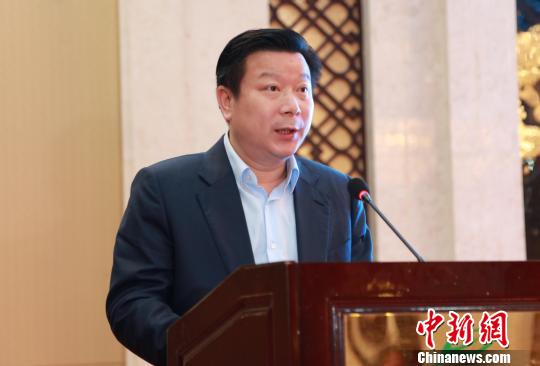 江西抚州市委副书记、市长张鸿星致辞。　邓华 摄