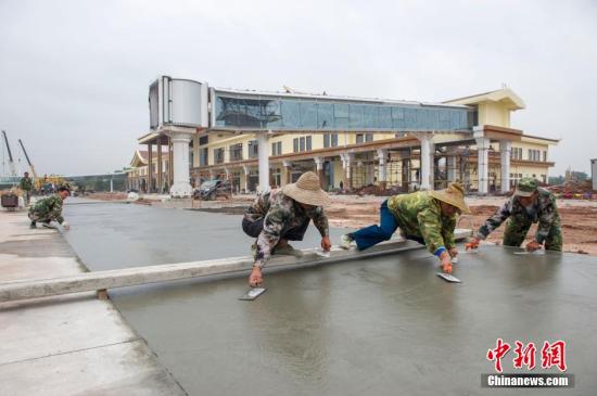 资料图：海南博鳌机场工程建设。<a target='_blank' href='http://www.chinanews.com/'>中新社</a>记者 骆云飞 摄
