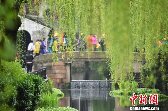 图为盐官古镇。　盐官旅游度假区提供 摄
