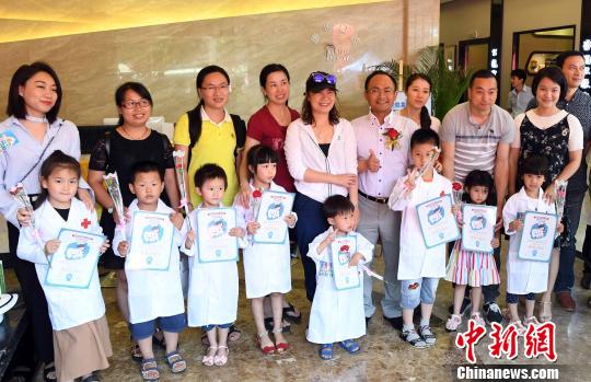 福州市台胞投资企业协会举办母亲节公益活动“关爱母亲”