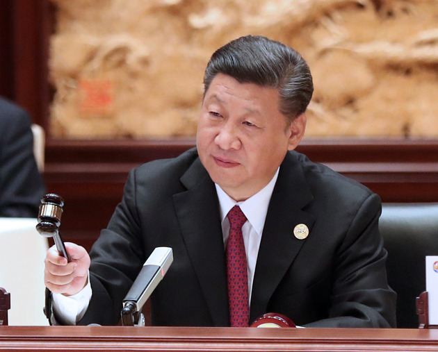 习近平主持“一带一路”国际合作高峰论坛圆桌峰会并致辞