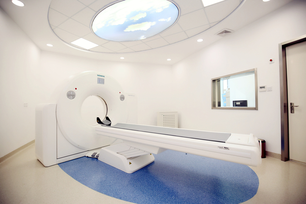 微医全科配备西门子CT、西门子DR、口腔全景和骨密度仪等高端检查设备。