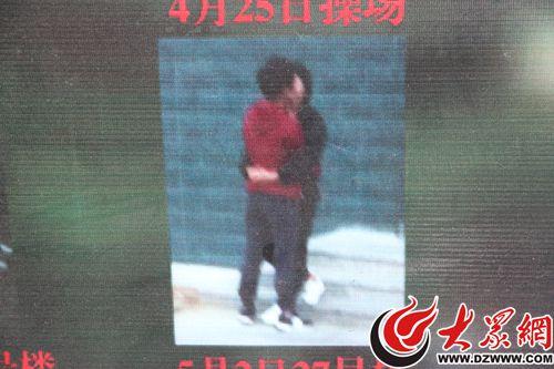 高校回应公开情侣拥吻照:有文可依 将继续曝光