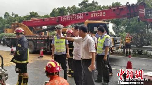 图为事故现场 肇庆交警供图 摄