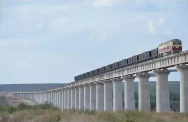 中国修建的非洲世纪铁路今通车 曾遭质疑修不好