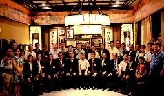     致公党湖南省委与菲律宾洪门致公党建立了互访的友好关系，图为与菲律宾中国洪门致公党中吕宋支部访问团合影。