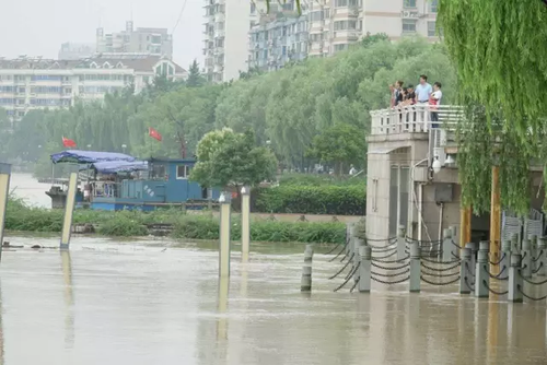 钱塘江流域暴发建国后第二大洪水 百年古桥被冲毁