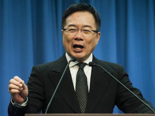国民党政策会执行长蔡正元今天引用《亡征》一文，指蔡英文和民进党齐备了让台湾灭亡的条件。(图片来源：台湾《中时电子报》)