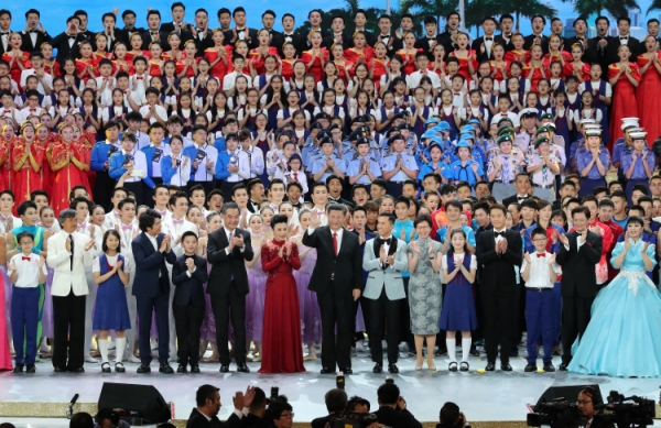 庆祝香港回归祖国20周年文艺晚会在香港举行 习近平出席观看