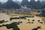 洪水围城 湖南广西多地遭强降雨袭击