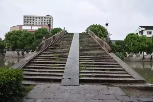 杭州百年古桥因暴雨坍塌 网友:心痛 承载太多记忆