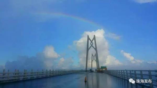 港珠澳大桥海底隧道今日贯通 提前穿越海底巨龙
