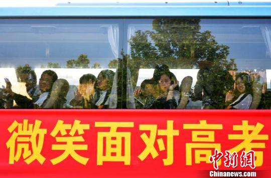 石家庄45中高考考生。　翟羽佳 摄