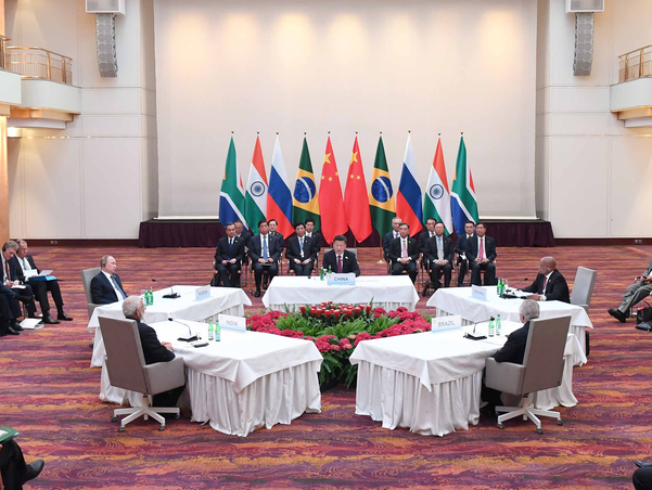 习近平主持金砖国家领导人非正式会晤