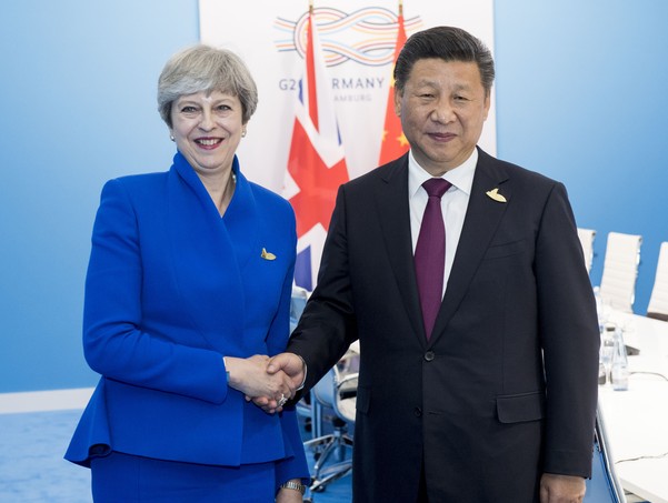 习近平会见英国首相特雷莎·梅