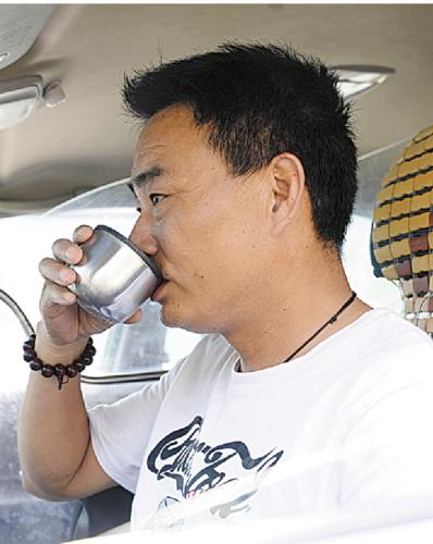 水不能喝太多，不然到处找厕所。