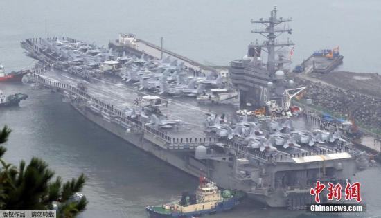 当地时间10月16日，美国尼米兹级核动力航空母舰“罗纳德-里根号”(CVN-76)驶入韩国海军釜山基地。该航空母舰从10月10日至15日参加韩美”2016年度不屈意志“联合军事演习。尼米兹级核航母“里根号”舰长333米，排水量10.2万吨，甲板面积1800平方米，相当于3个足球场，可容纳80多架飞机。