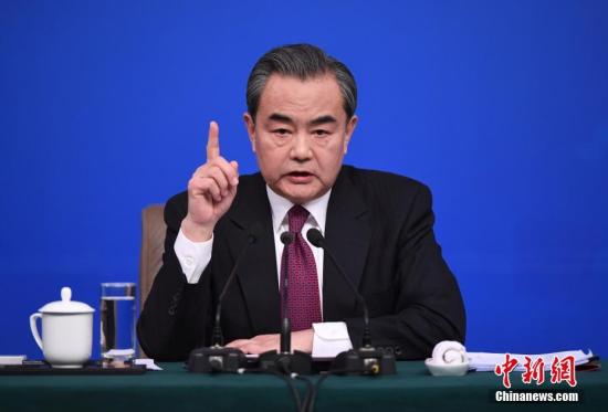 3月8日，十二届全国人大五次会议新闻中心举行记者会，邀请外交部部长王毅就“中国的外交政策和对外关系”的相关问题回答中外记者的提问。 <a target='_blank' href='http://www.chinanews.com/'>中新社</a>记者 侯宇 摄