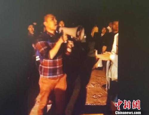 地震时正在九寨沟休假雅安一消防员有序疏散群众300余名