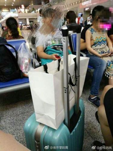 为何不公布火车站猥亵女童男子身份？警方回应