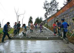 走出脱贫攻坚的特色之路 ——住川全国政协委员赴贵州学习考察纪实