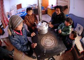 全国政协“少数民族地区精准扶贫”特邀常委视察团在宁夏视察