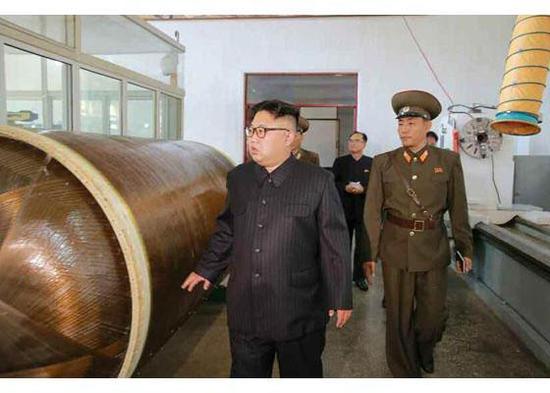 金正恩视察研究所 要求扩大生产导弹发动机和弹头